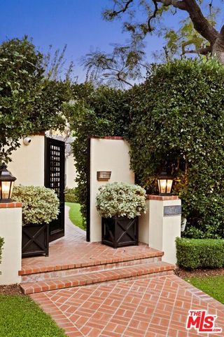 1240 N Wetherly Drive, Los Angeles, CA 90069