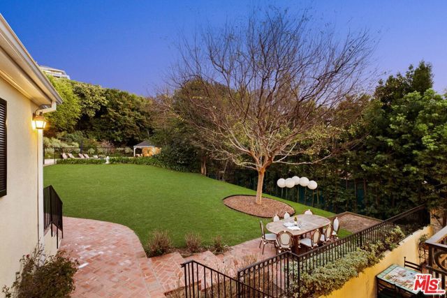 1240 N Wetherly Drive, Los Angeles, CA 90069