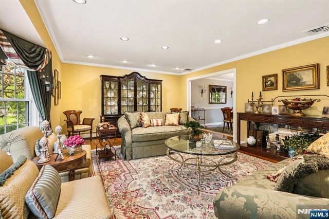 400 Faletti Circle, River Vale, NJ 07675