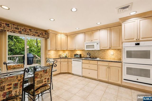 400 Faletti Circle, River Vale, NJ 07675