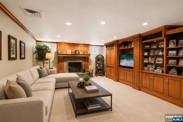 400 Faletti Circle, River Vale, NJ 07675