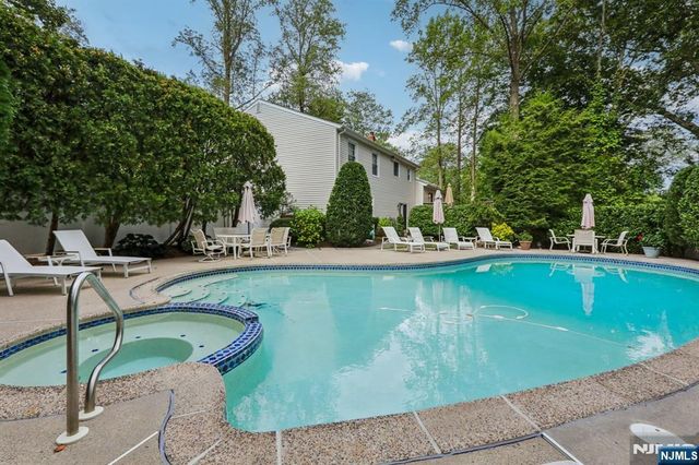 400 Faletti Circle, River Vale, NJ 07675