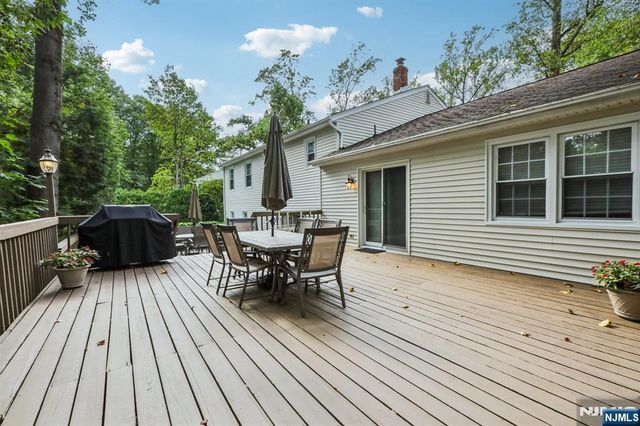 400 Faletti Circle, River Vale, NJ 07675