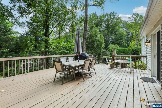 400 Faletti Circle, River Vale, NJ 07675