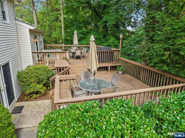 400 Faletti Circle, River Vale, NJ 07675
