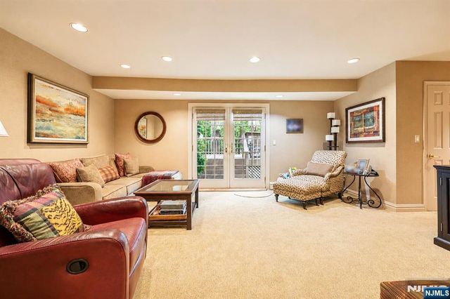 400 Faletti Circle, River Vale, NJ 07675