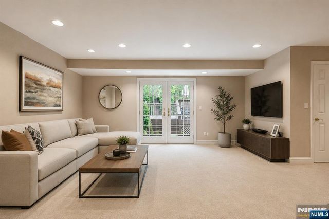 400 Faletti Circle, River Vale, NJ 07675