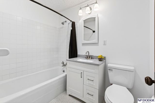 515 S 51st Avenue, Omaha, NE 68106