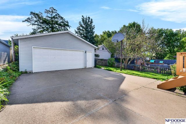 515 S 51st Avenue, Omaha, NE 68106