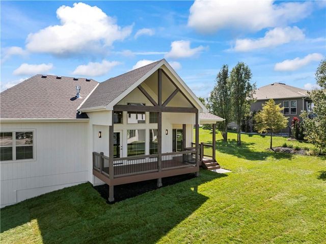 500 Bentwater Drive, Raymore, MO 64083