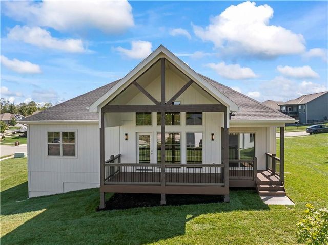 500 Bentwater Drive, Raymore, MO 64083