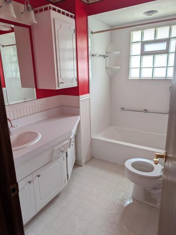 W148N8147 University DRIVE, Menomonee Falls, WI 53051