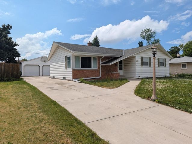 W148N8147 University DRIVE, Menomonee Falls, WI 53051