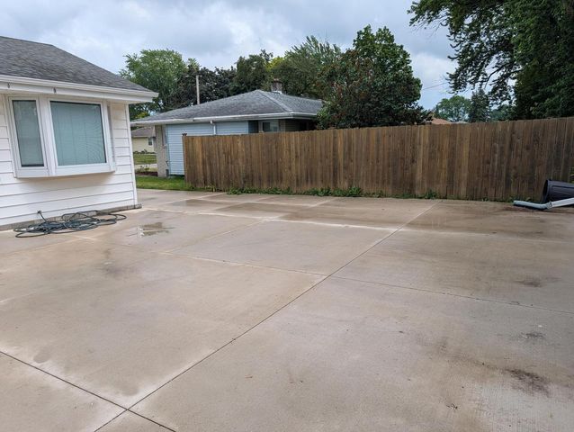 W148N8147 University DRIVE, Menomonee Falls, WI 53051