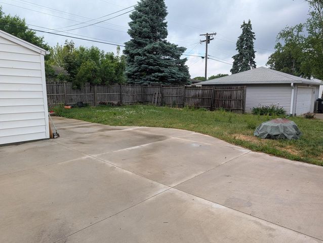 W148N8147 University DRIVE, Menomonee Falls, WI 53051
