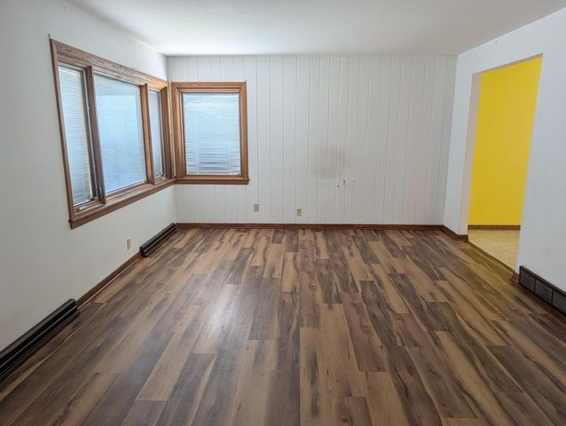 W148N8147 University DRIVE, Menomonee Falls, WI 53051