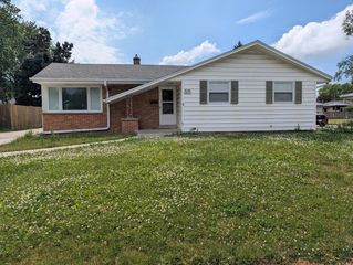 W148N8147 University DRIVE, Menomonee Falls, WI 53051