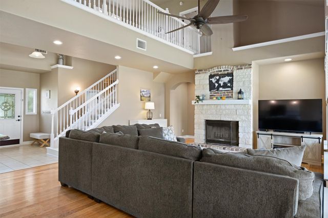 208 Dawn DR, Liberty Hill, TX 78642