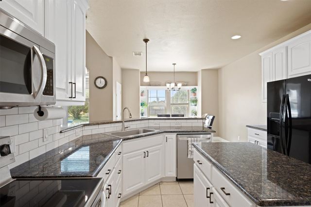 208 Dawn DR, Liberty Hill, TX 78642