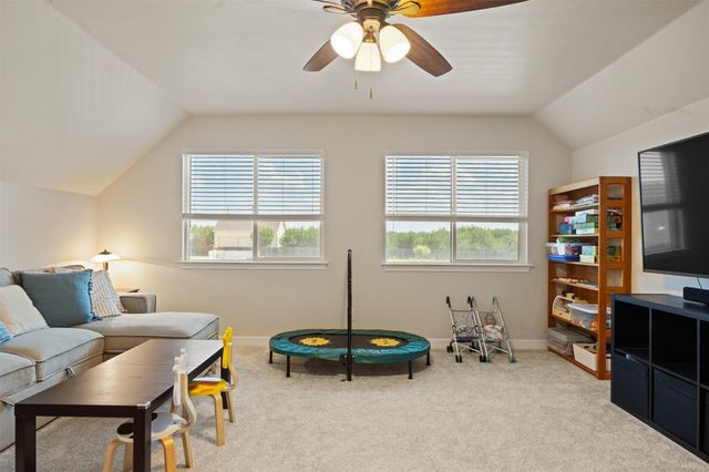 208 Dawn DR, Liberty Hill, TX 78642