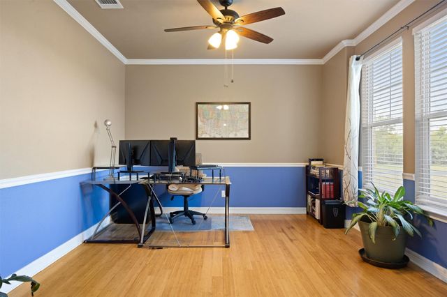 208 Dawn DR, Liberty Hill, TX 78642