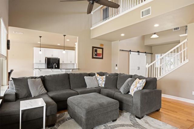 208 Dawn DR, Liberty Hill, TX 78642