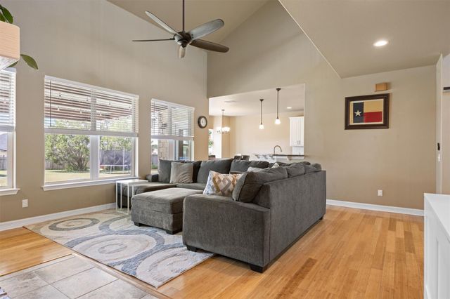 208 Dawn DR, Liberty Hill, TX 78642