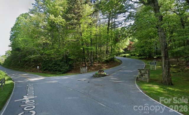 000 Hawk Mountain Road, Lake Toxaway, NC 28747