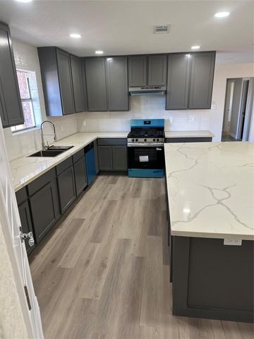 3416 Walnut Drive, Bay City, TX 77414