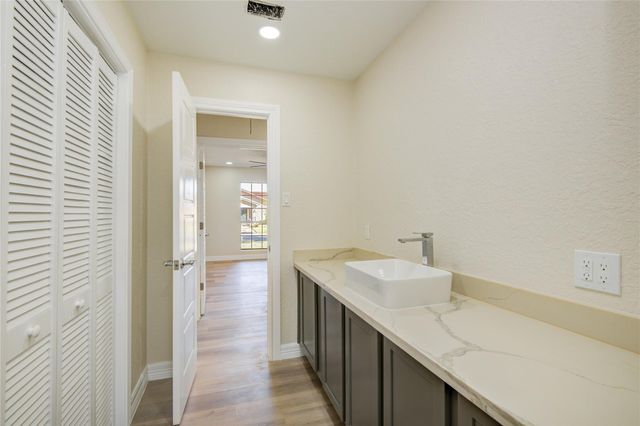 3416 Walnut Drive, Bay City, TX 77414