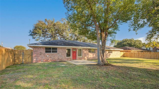 3416 Walnut Drive, Bay City, TX 77414