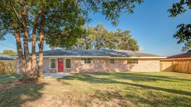 3416 Walnut Drive, Bay City, TX 77414