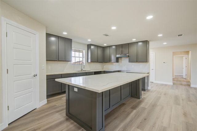 3416 Walnut Drive, Bay City, TX 77414