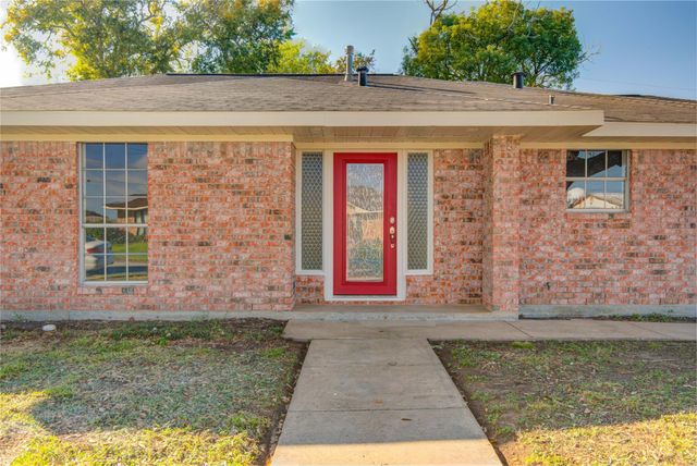 3416 Walnut Drive, Bay City, TX 77414