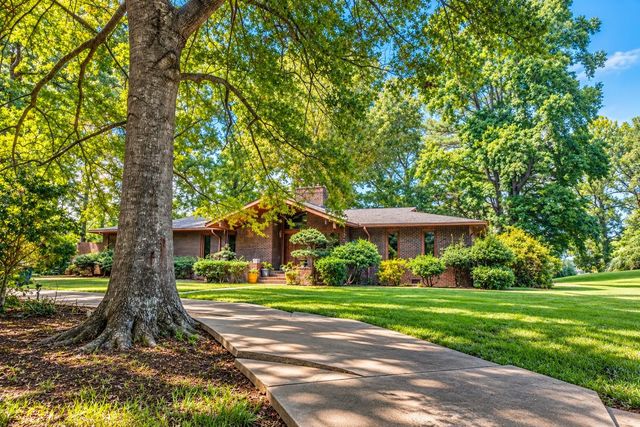 1749 Cliffwood Dr., Myrtle Beach, SC 29572