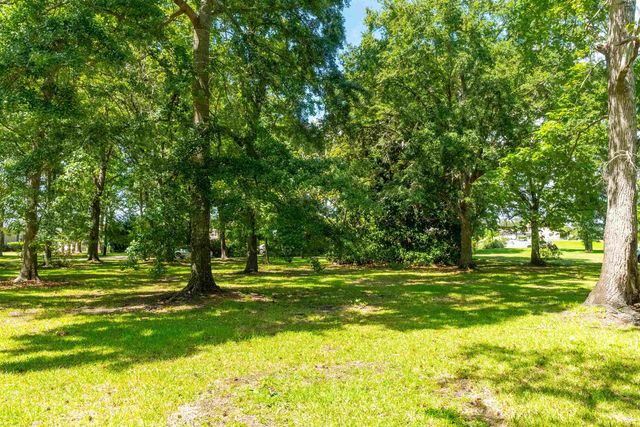 1749 Cliffwood Dr., Myrtle Beach, SC 29572