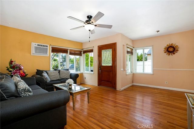 7838 Craner Avenue, Sun Valley, CA 91352