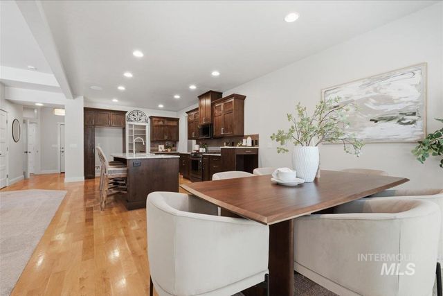 297 W Producer Dr, Meridian, ID 83646