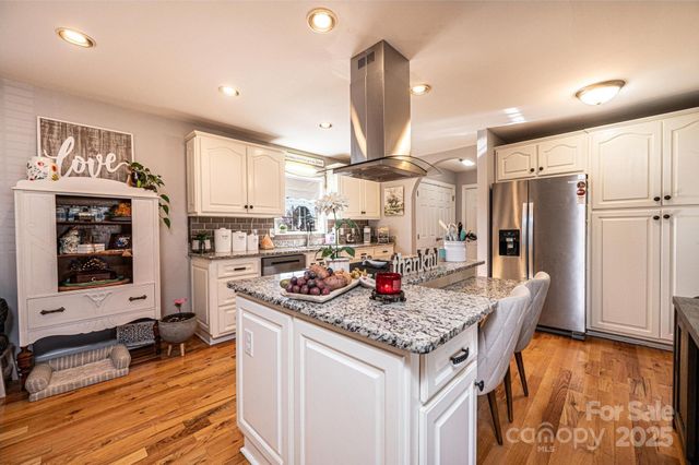 96 Stable Brook Lane, Taylorsville, NC 28681