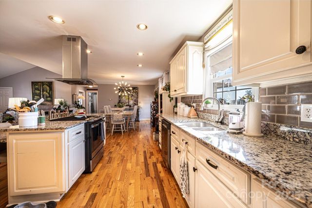 96 Stable Brook Lane, Taylorsville, NC 28681