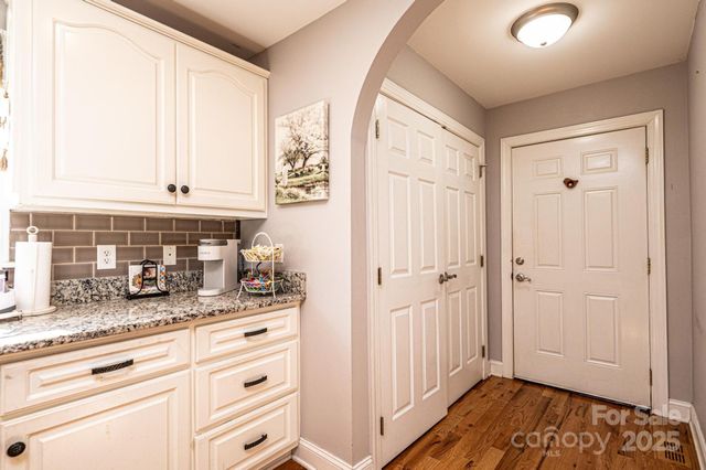 96 Stable Brook Lane, Taylorsville, NC 28681