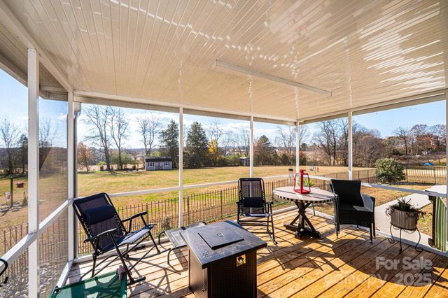 96 Stable Brook Lane, Taylorsville, NC 28681