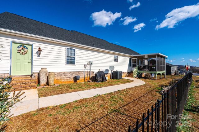 96 Stable Brook Lane, Taylorsville, NC 28681