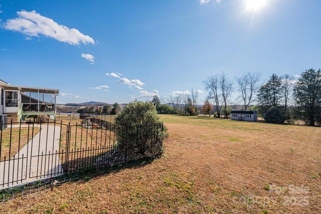 96 Stable Brook Lane, Taylorsville, NC 28681