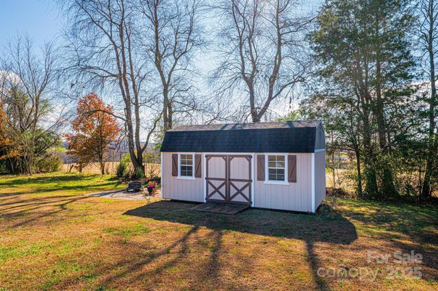 96 Stable Brook Lane, Taylorsville, NC 28681