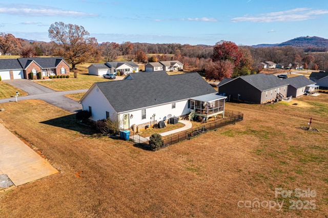 96 Stable Brook Lane, Taylorsville, NC 28681