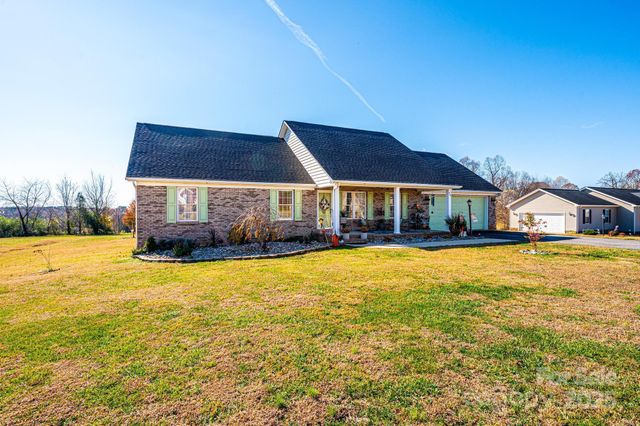 96 Stable Brook Lane, Taylorsville, NC 28681