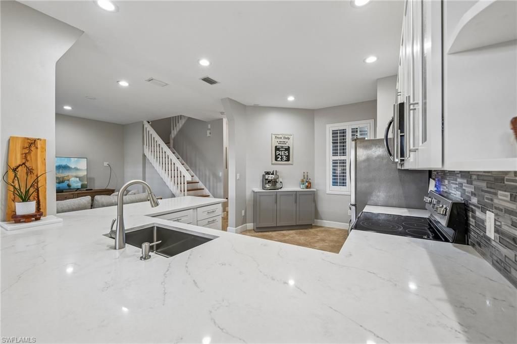 14966 Summit Place CIR, NAPLES, FL 34119 — photo 4