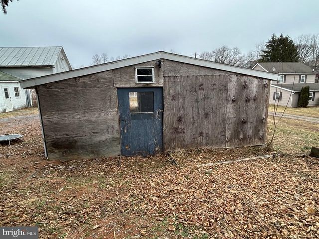 21 N QUEEN ST, Shippensburg, PA 17257