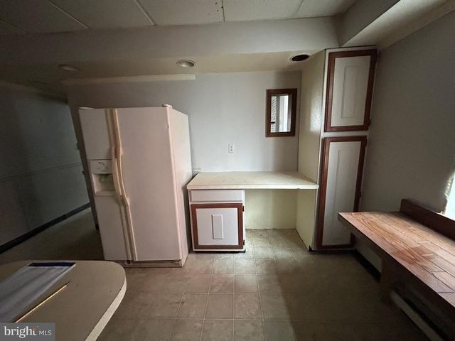 21 N QUEEN ST, Shippensburg, PA 17257